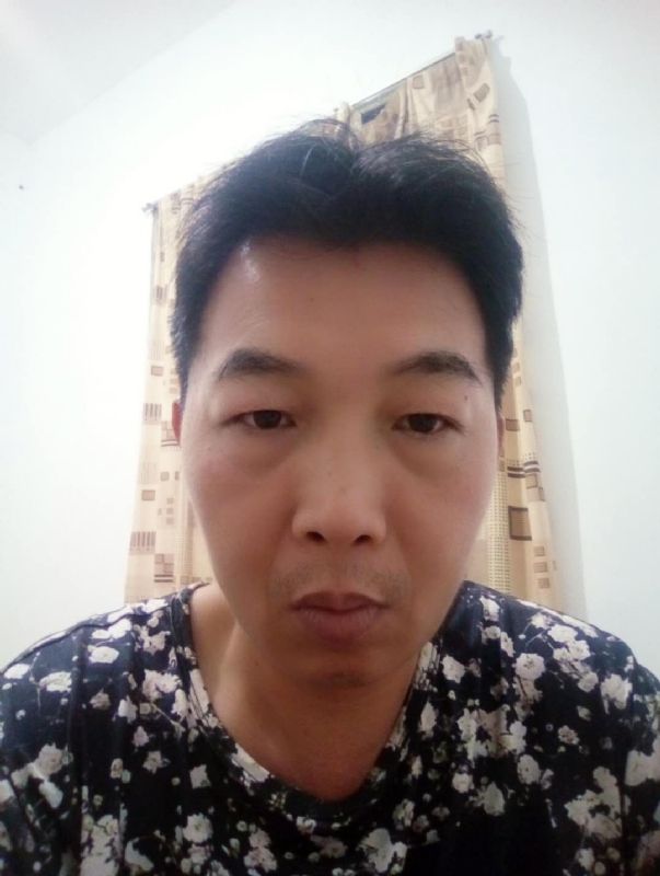 繁华哀伤的第一张照片--宁化征婚网