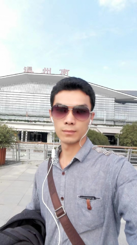 错把真心喂了狗的第三张照片--宁化征婚网