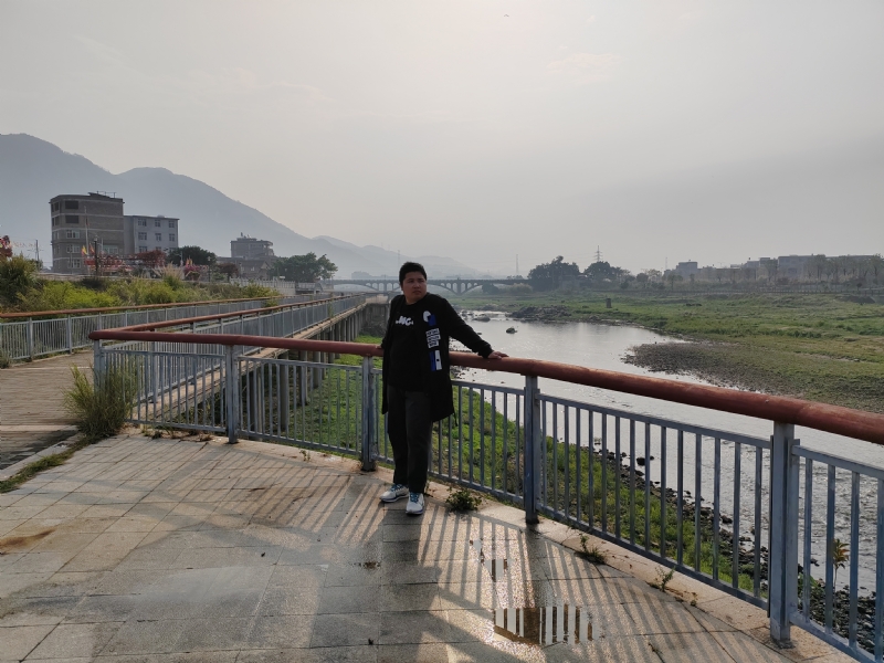 笑看蓝天的第一张照片--宁化征婚网